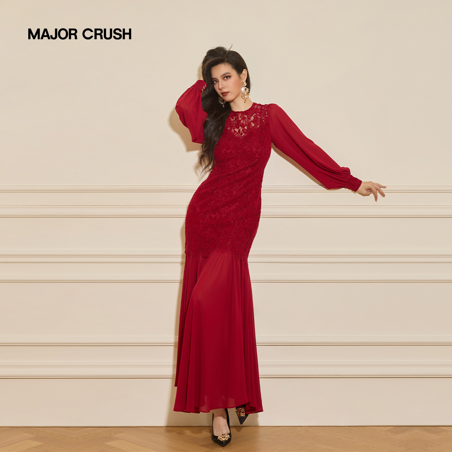 MAJOR CRUSH冬季新款长款蕾丝修身宴会落日玫瑰海连衣裙7674