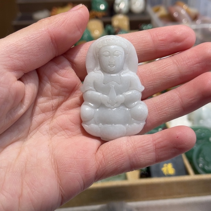 石英质玉未镶嵌颈饰