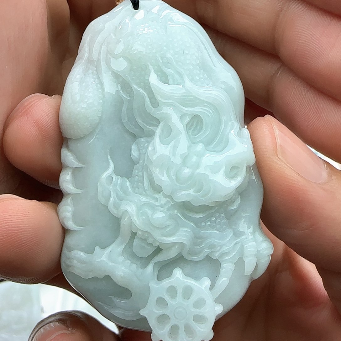 翡翠颈饰未镶嵌✨**?翡翠