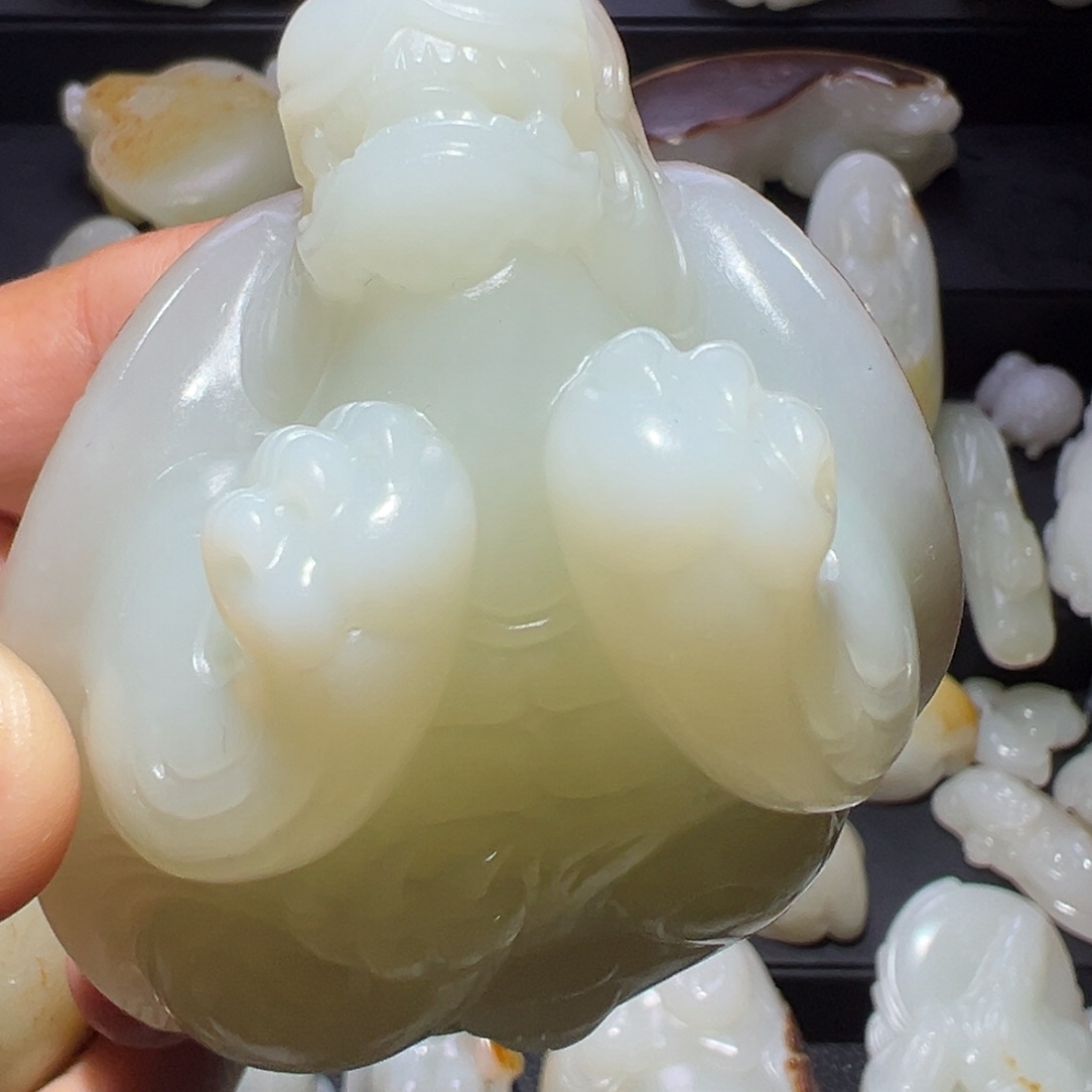 北***你和田玉未镶嵌颈饰