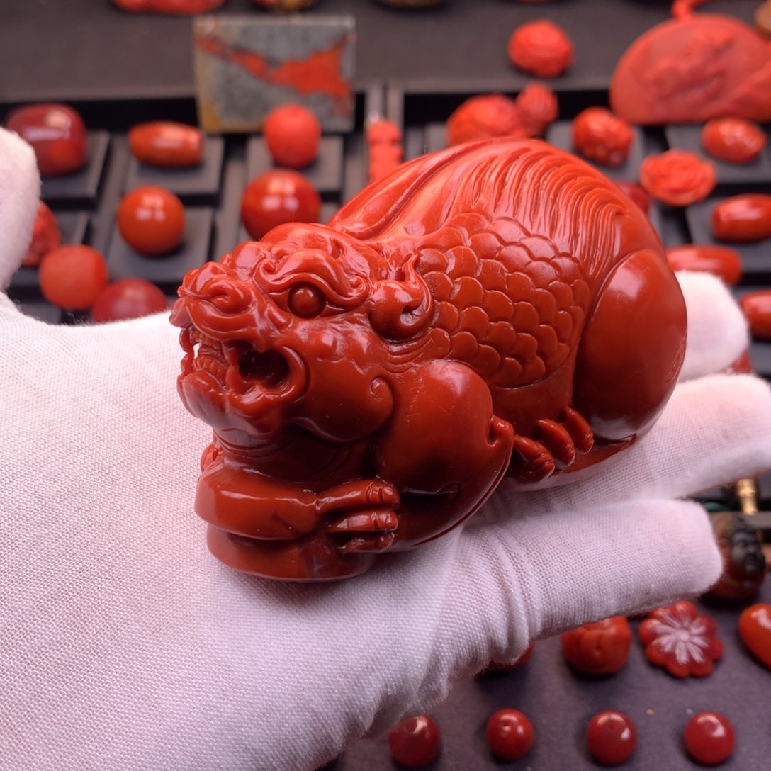 南红玛瑙未镶嵌精工雕刻貔貅把件320.7g