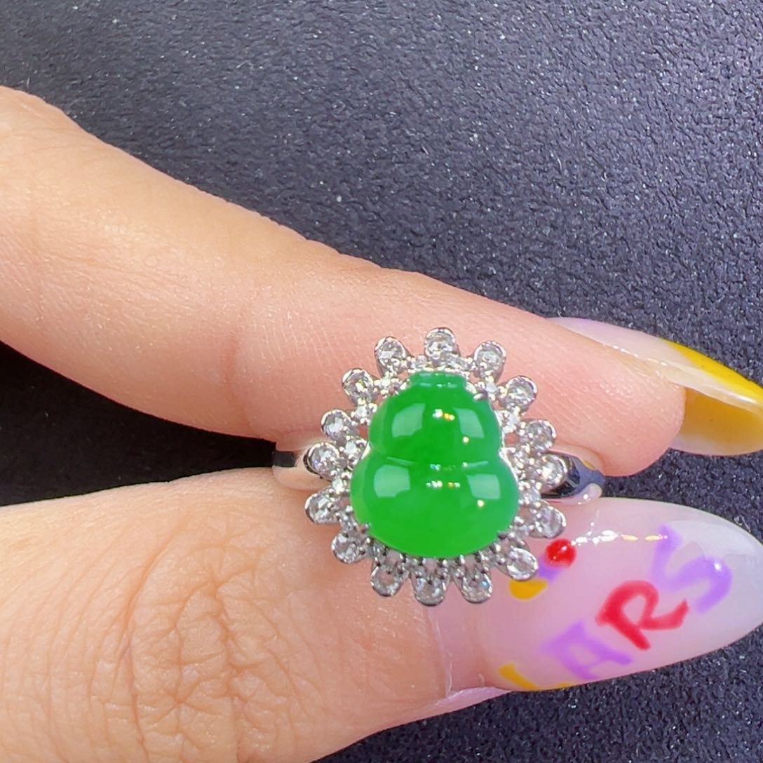 翡翠戒指18K金镶嵌葫芦