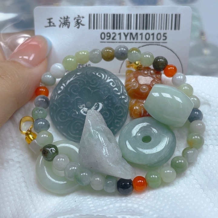 吊坠(不含链)未镶嵌翡翠