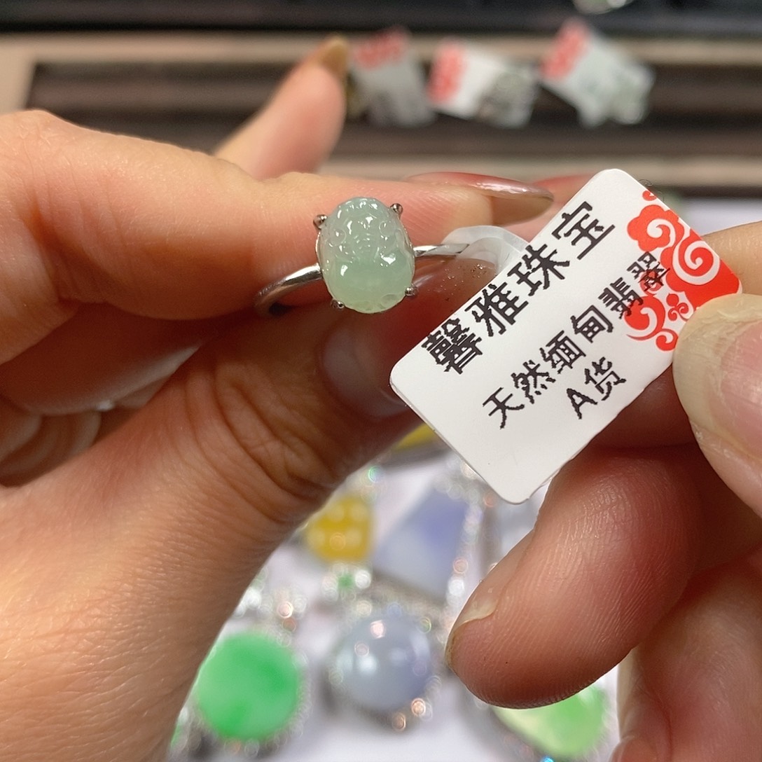 翡翠戒指银S925镶嵌天然翡翠
