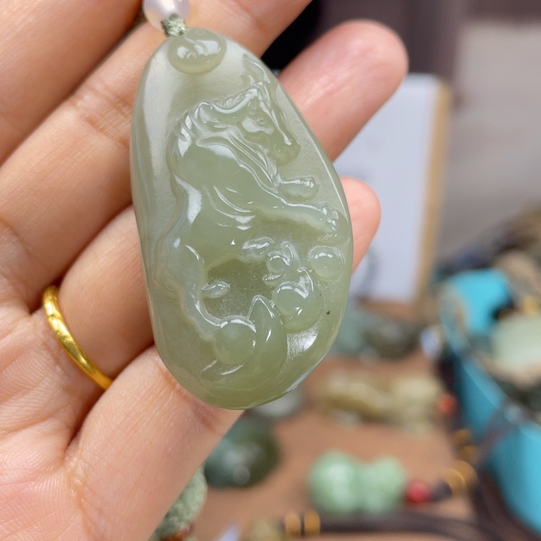 和田玉颈饰未镶嵌