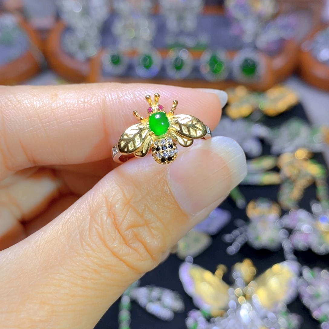 翡翠颈饰银S925镶嵌天然翡翠