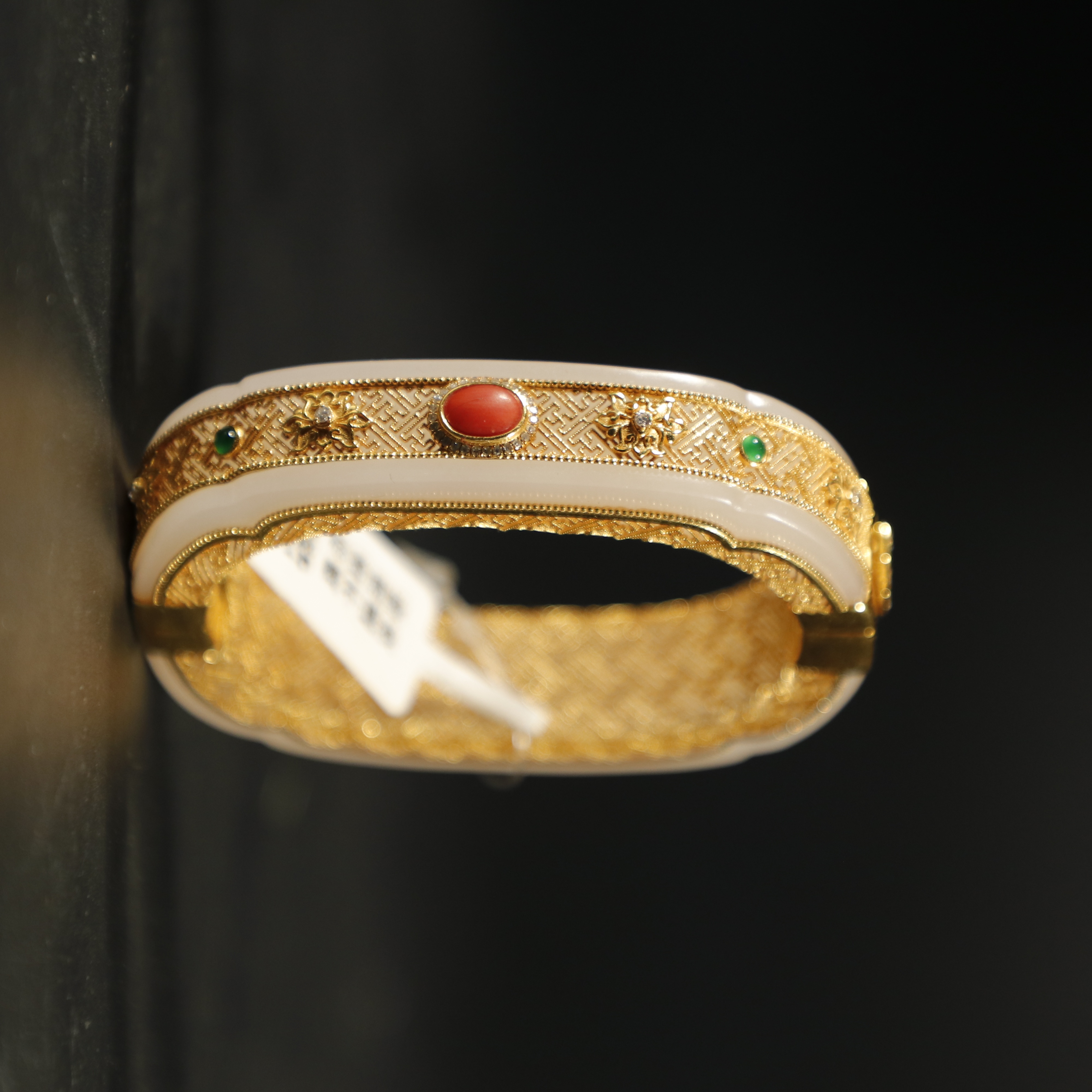 lot8874 和田玉白玉镶金手镯圈口54.5/云南典藏