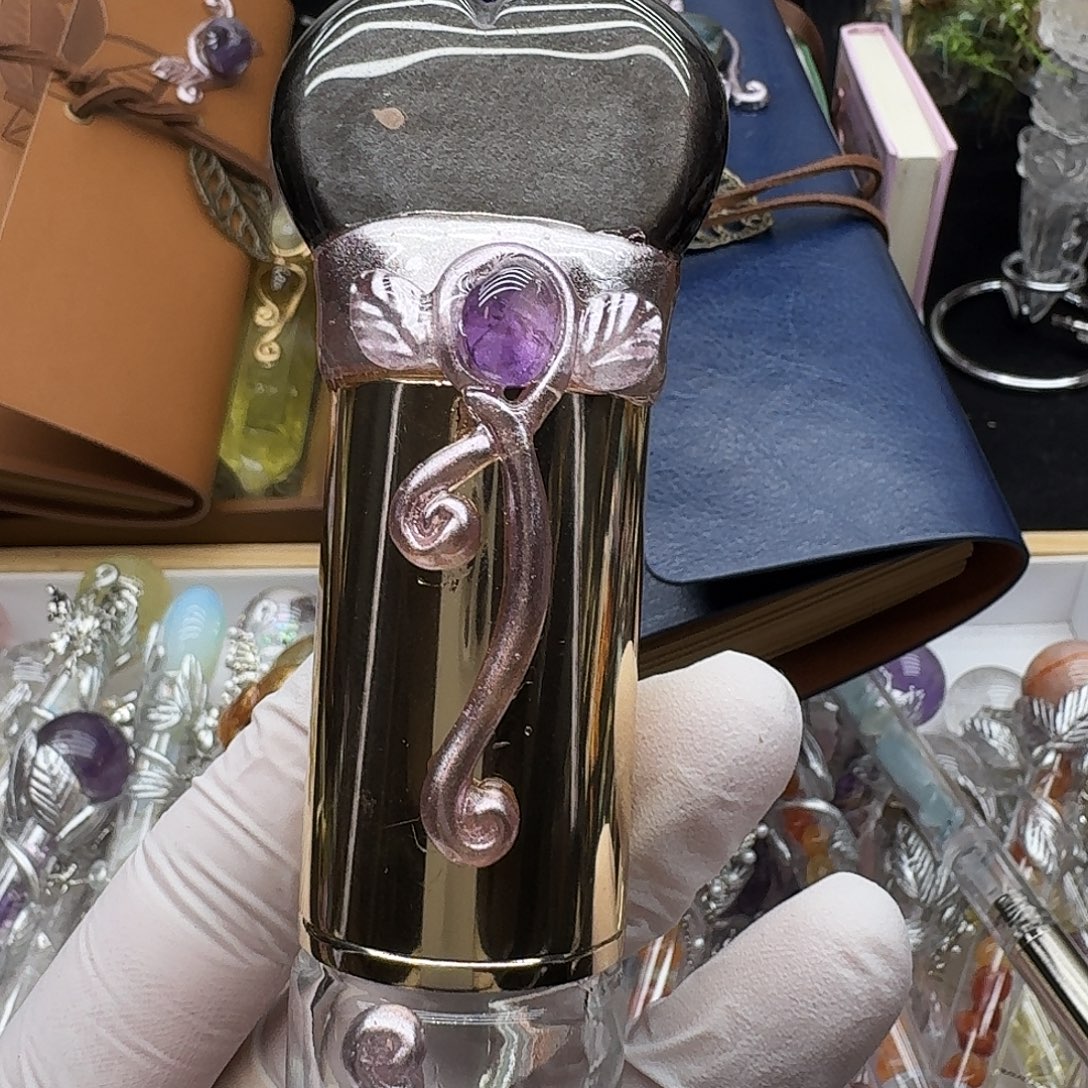 ****n紫晶未镶嵌颈饰白