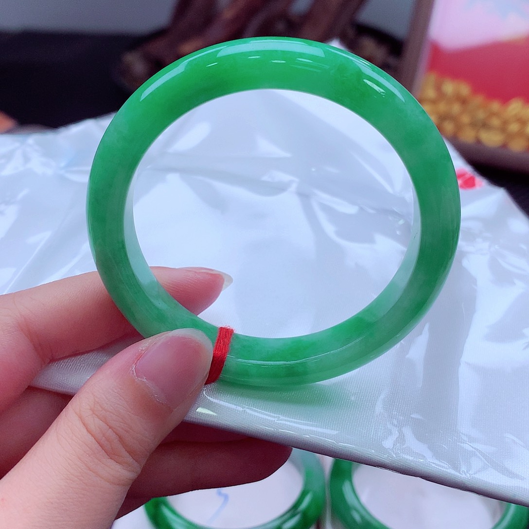 未镶嵌手镯翡翠翡翠