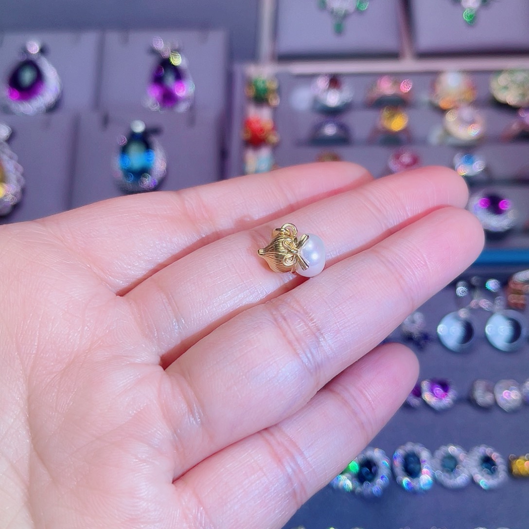 吊坠(不含链)18K金镶嵌淡水珍珠