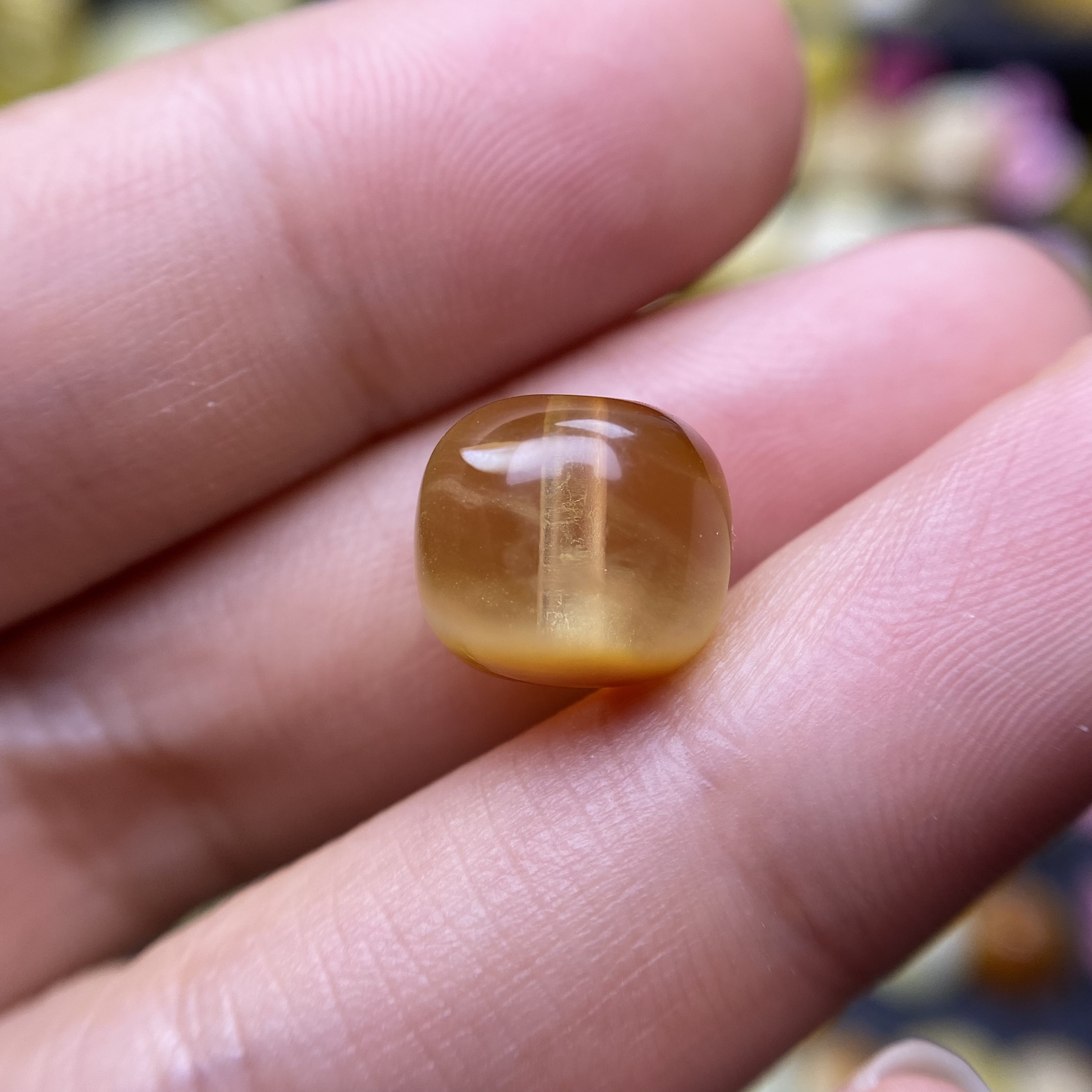 琥珀蜜蜡沁色老型配饰11.1×10.1mm，清货不退，飘花无优化杂裂