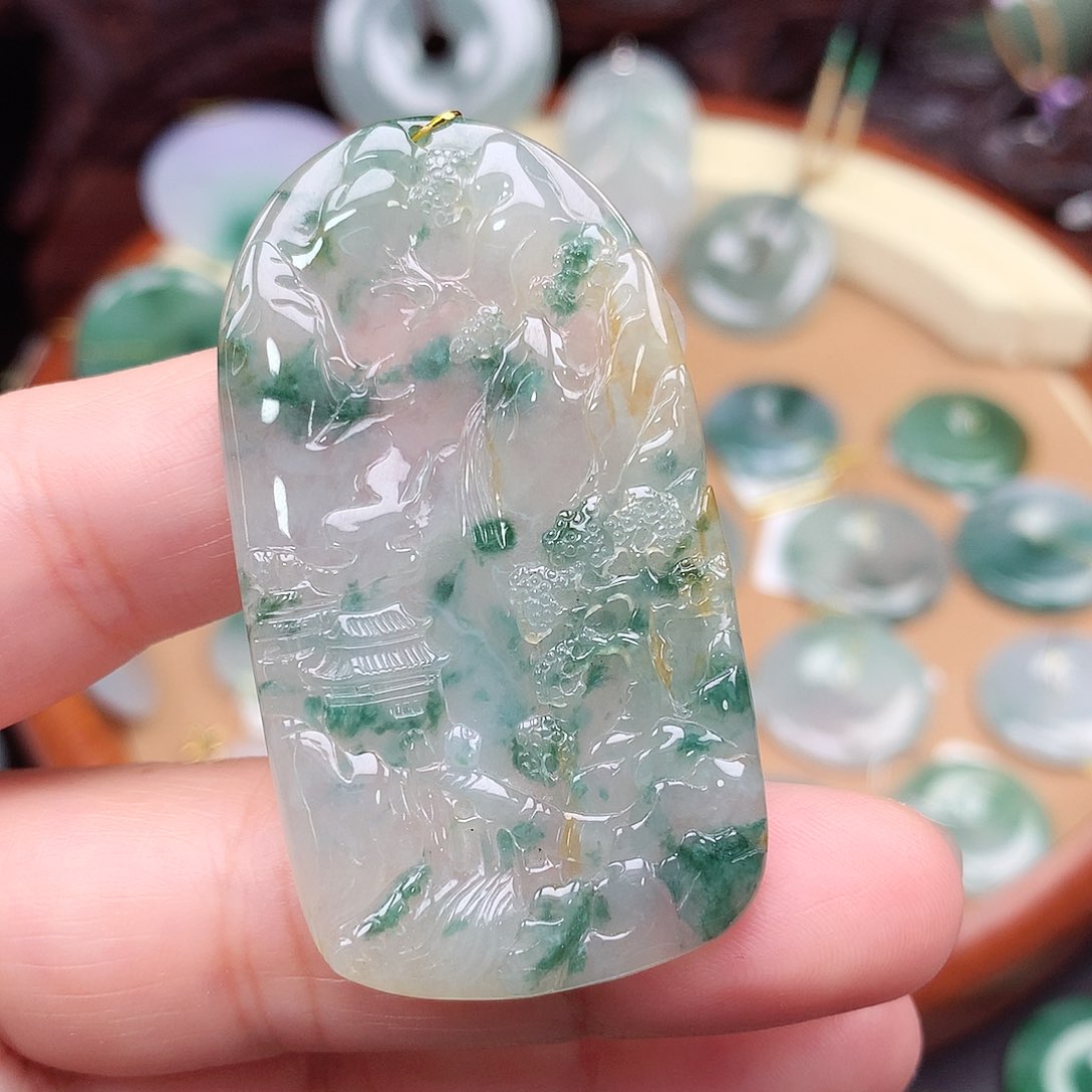 翡翠未镶嵌颈饰玩****岸吊坠