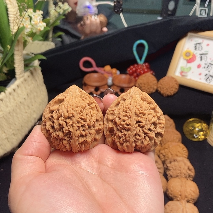 文玩核桃吊坠44满天星