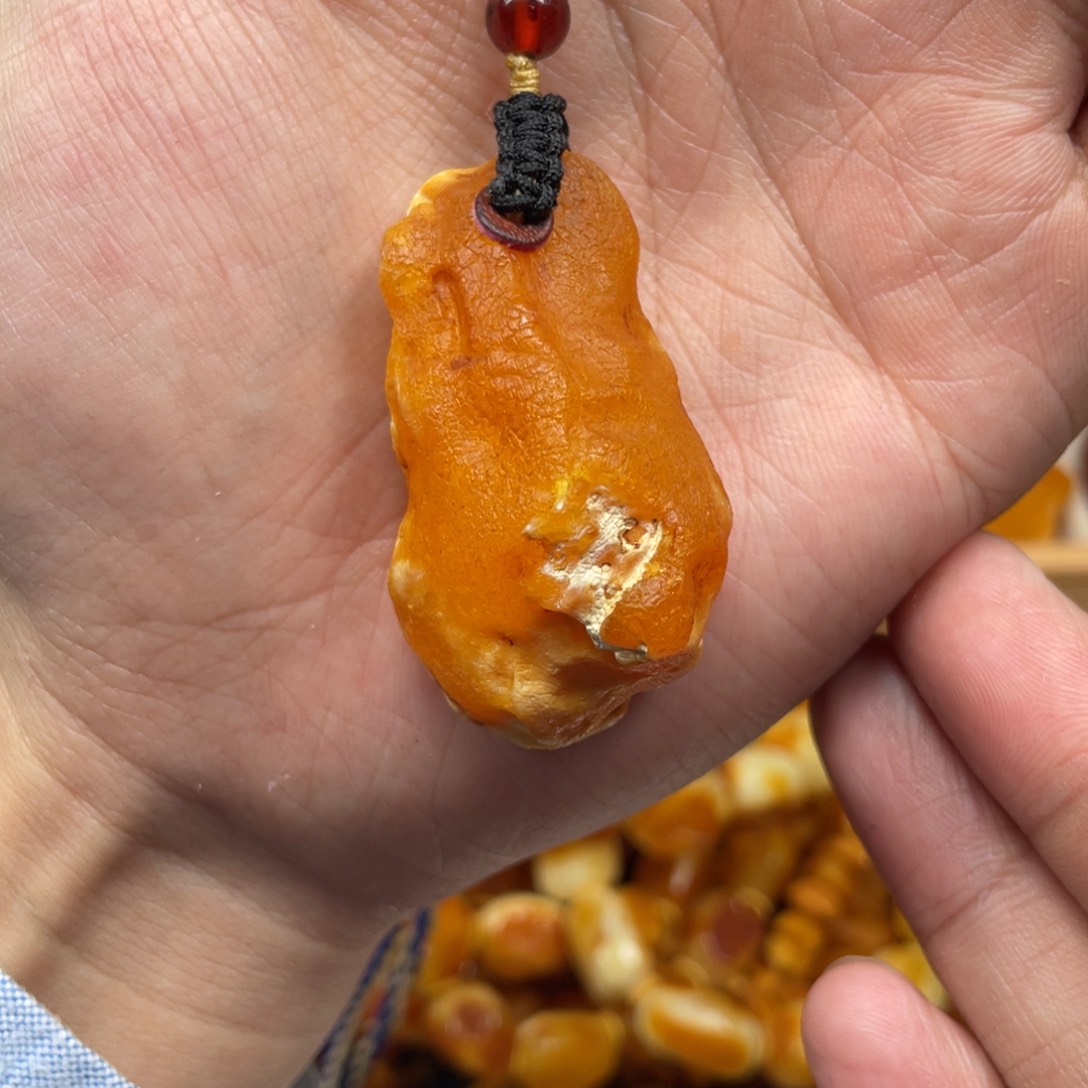 琥珀珠宝奇石未镶嵌