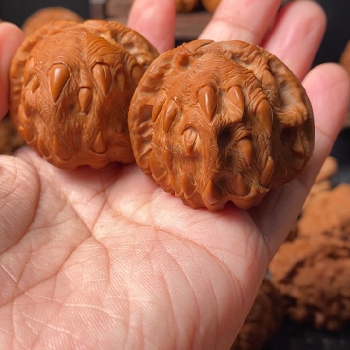 战****文玩核桃把件吞噬