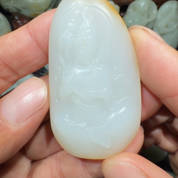 颈饰未镶嵌和田玉爱*