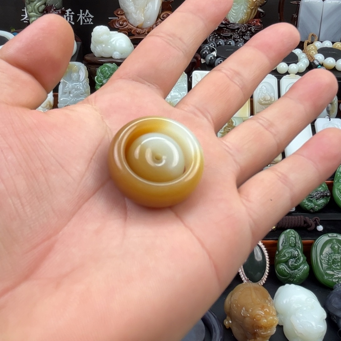 用***4和田玉未镶嵌挂件