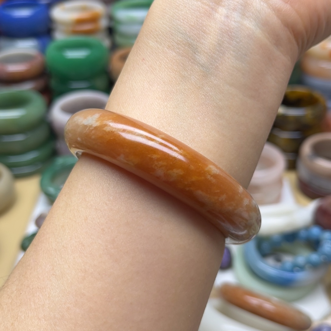 幸***猫石英质玉未镶嵌手镯