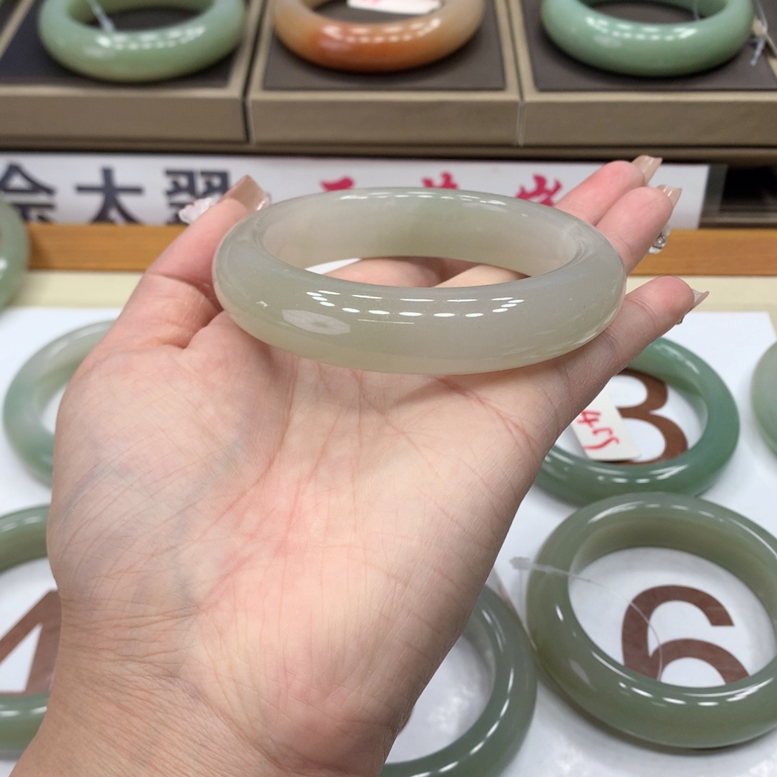 石英质玉未镶嵌手镯真***～