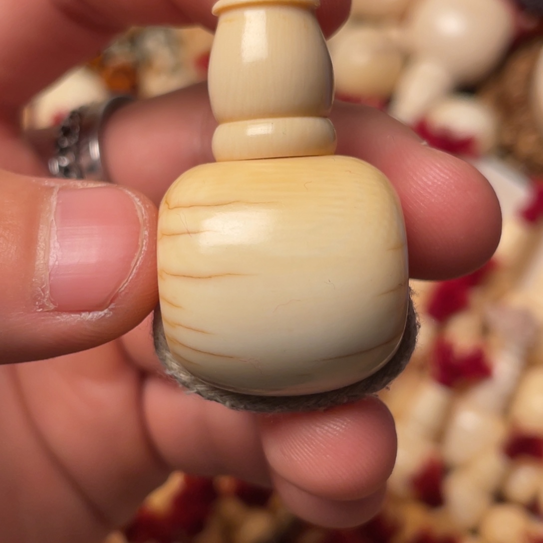 卖***)吊坠牛骨哈哈哈哈