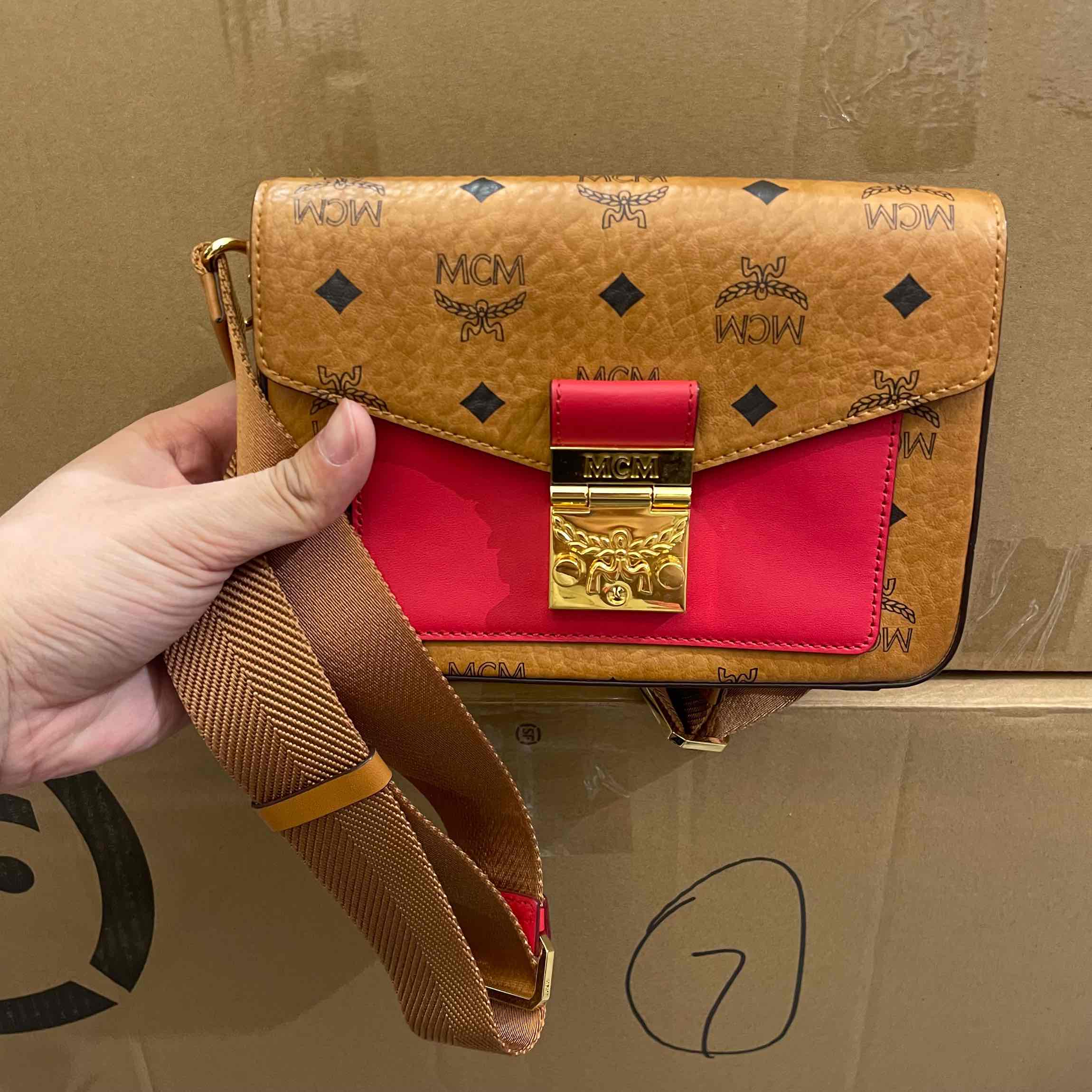 95新  小野专属/95新/MCM/单肩包/DP9881