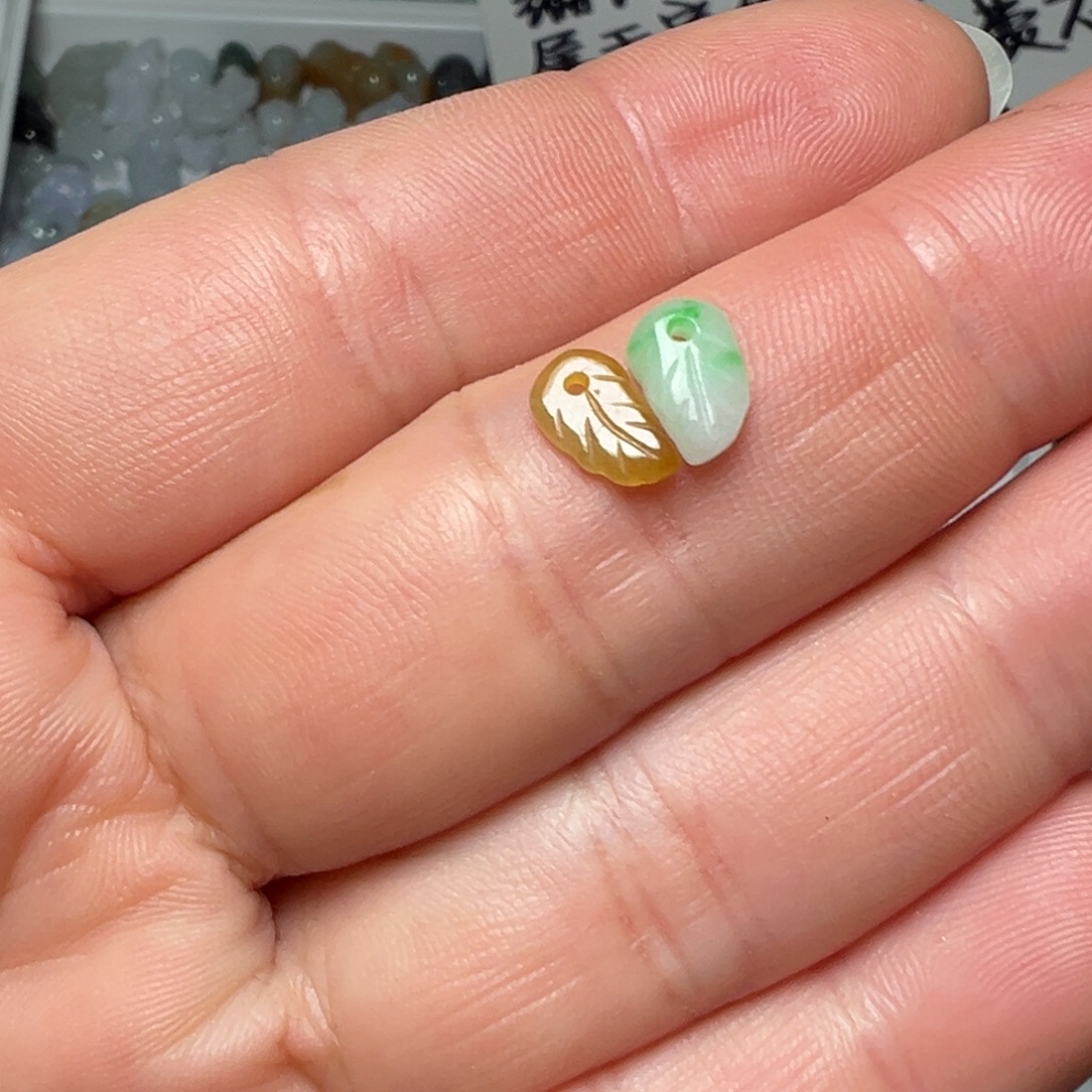 翡翠未镶嵌颈饰小叶子两个19.99