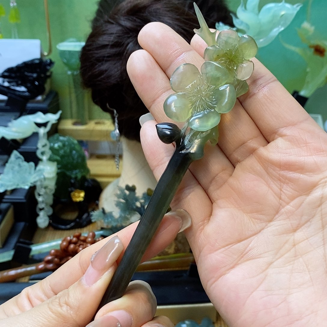 蛇纹石玉发簪未镶嵌