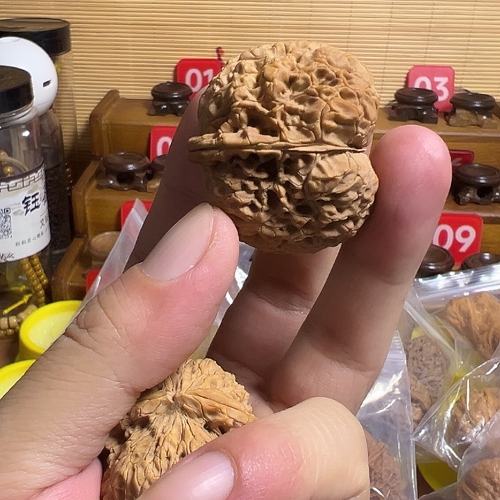 文玩核桃把件麒麟元宝