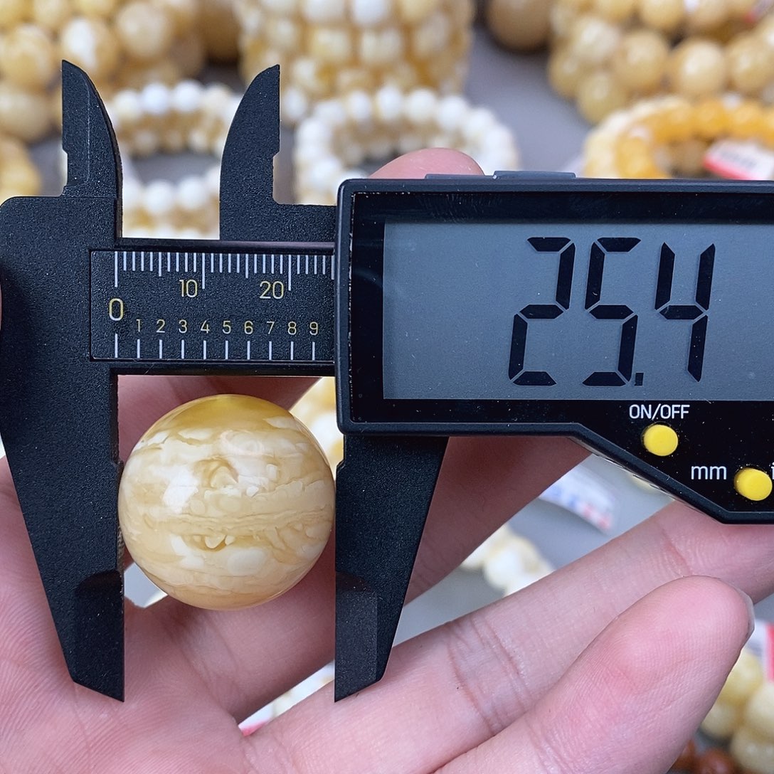 蜜蜡未镶嵌珠宝奇石