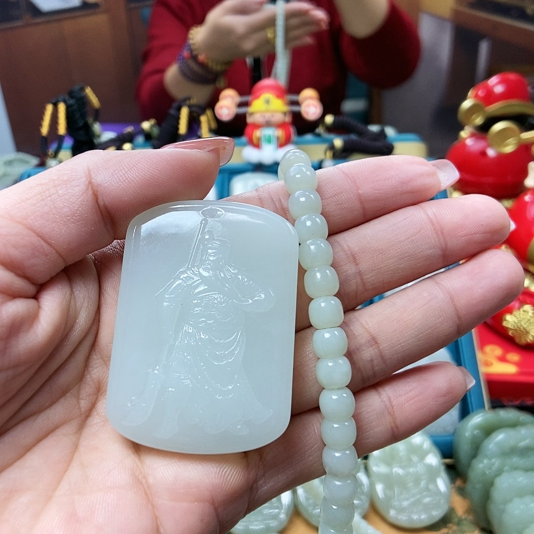 和田玉颈饰未镶嵌彬*