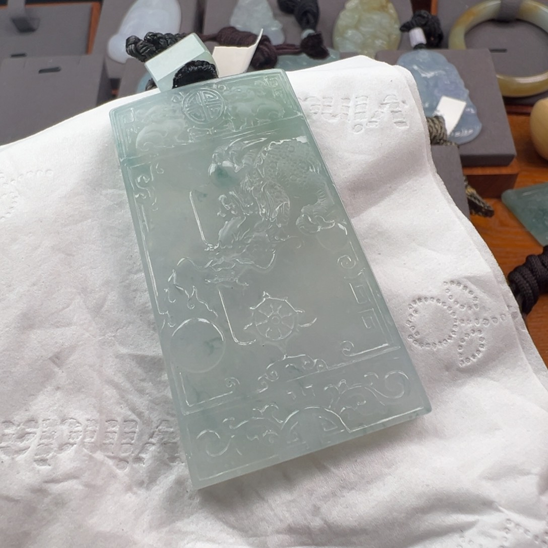 翡翠颈饰未镶嵌（****人缅甸翡翠