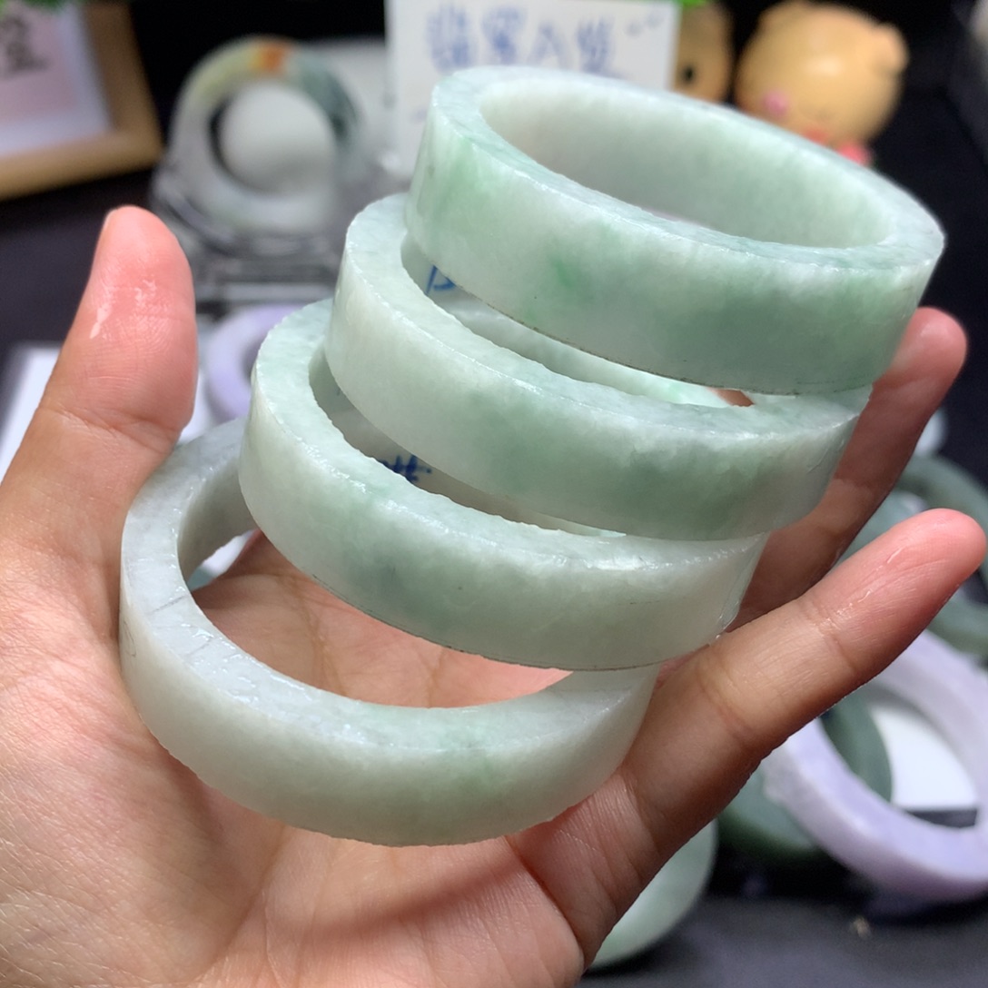 【闪购商品】定制翡翠手镯未镶嵌380米