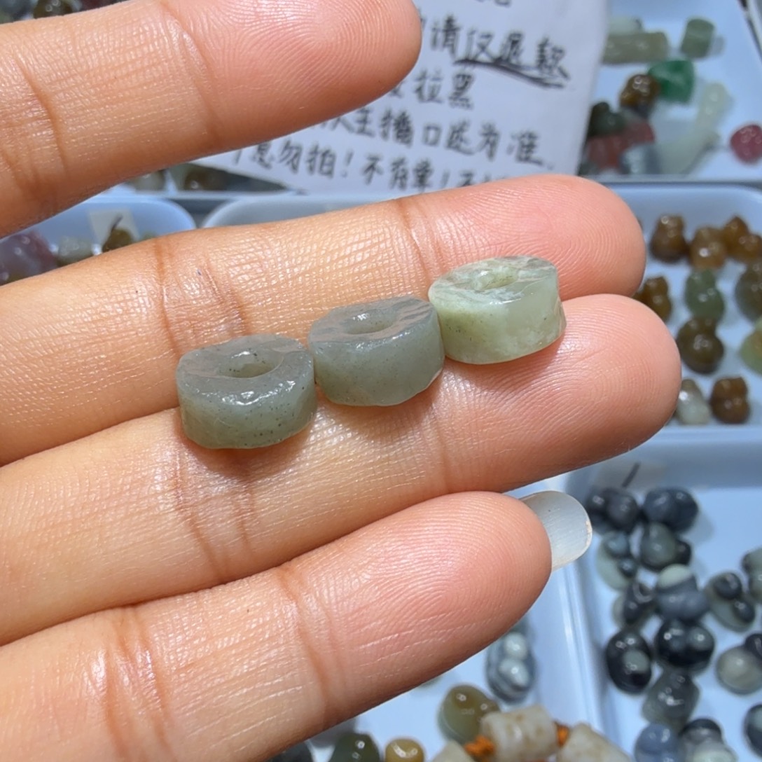 和田玉未镶嵌珠宝奇石