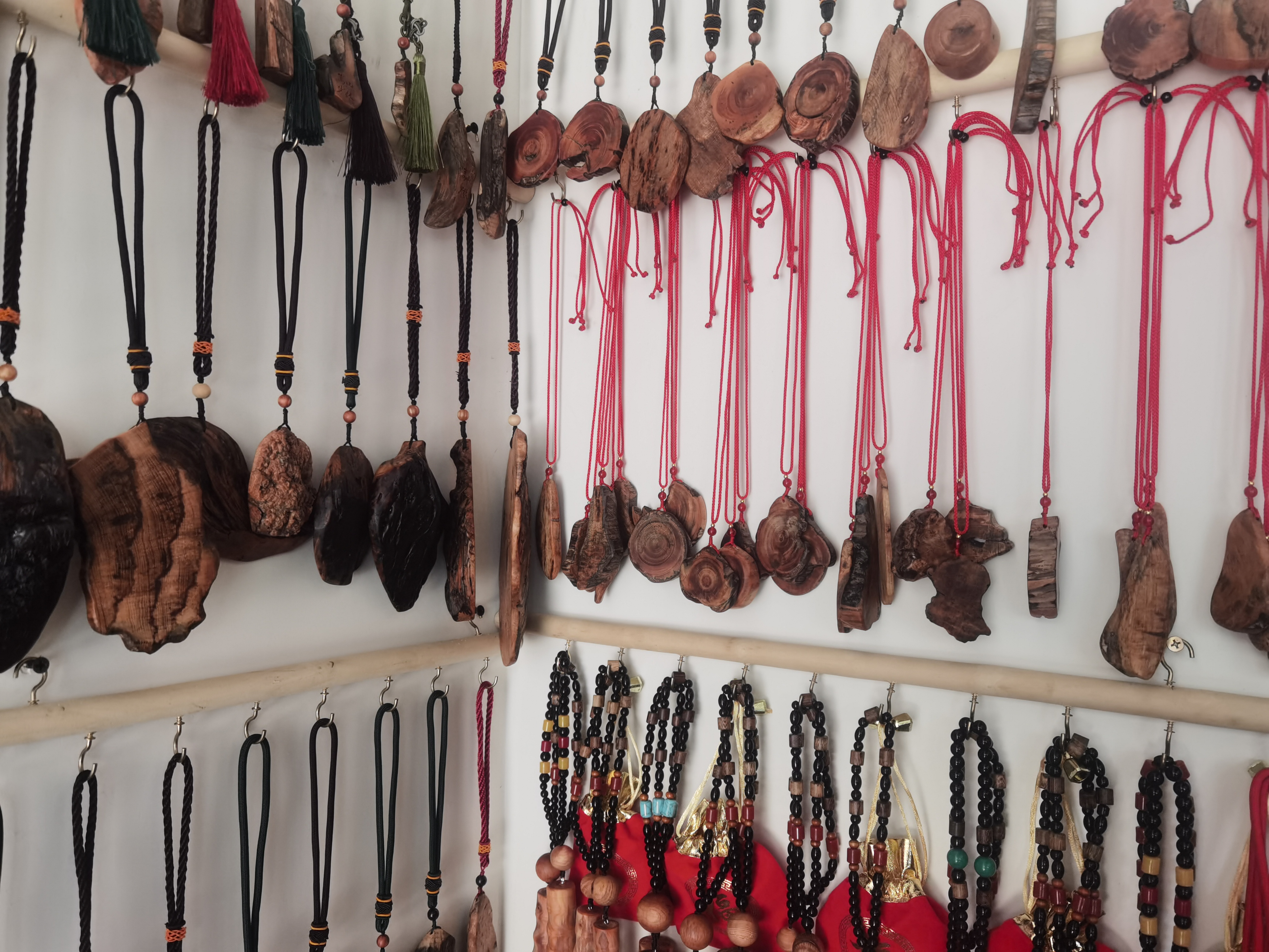 琥珀木·木舍利·手把件·挂件·满油批发零售