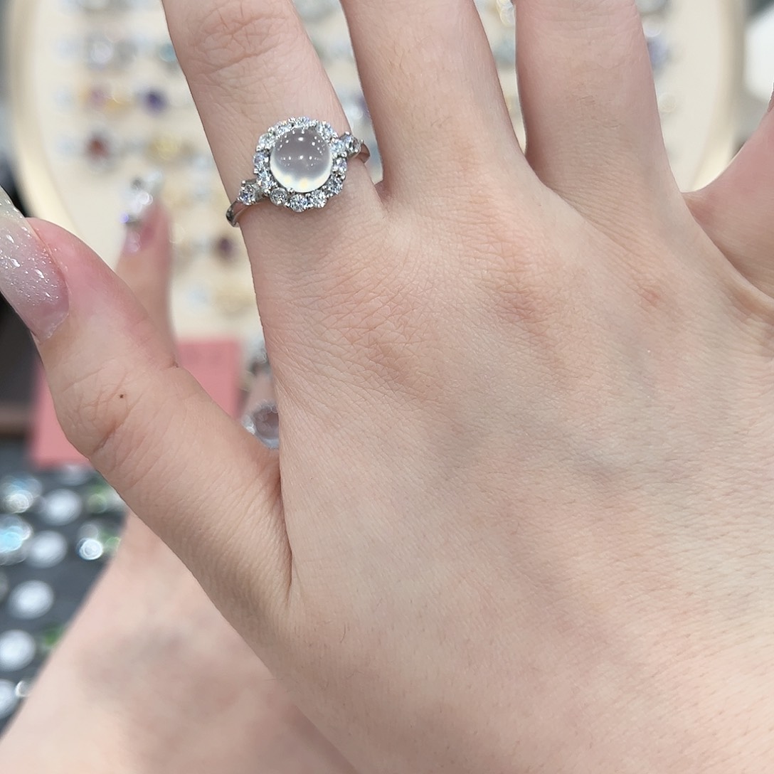 蛇纹石玉戒指银S925镶嵌李**?