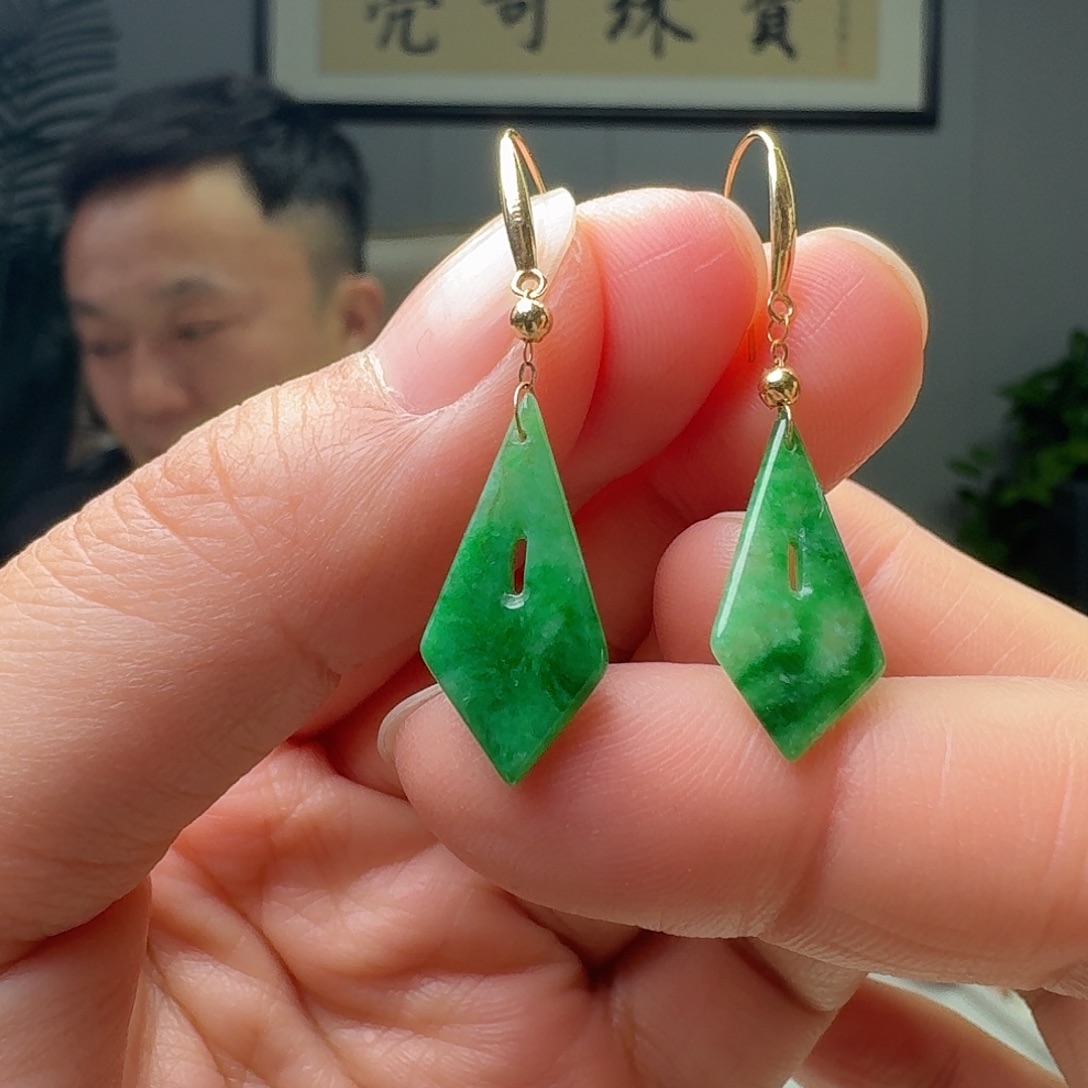 翡翠18K金镶嵌耳饰天然