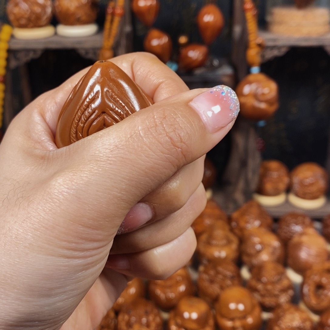 橄榄核吊坠三面生命单颗001