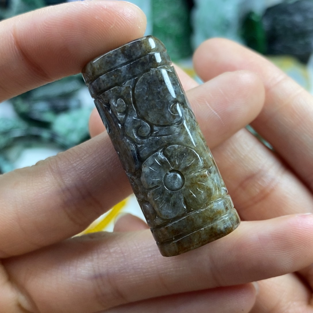 翡翠颈饰未镶嵌吊坠