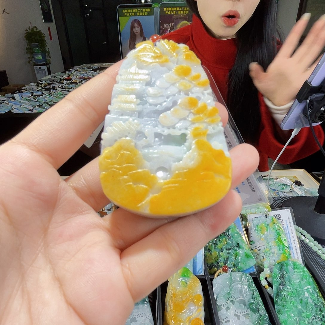 颈饰未镶嵌翡翠一