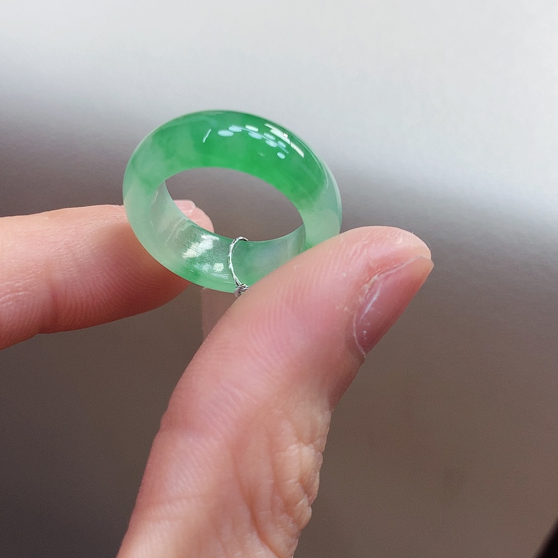 翡翠戒指未镶嵌9-10号