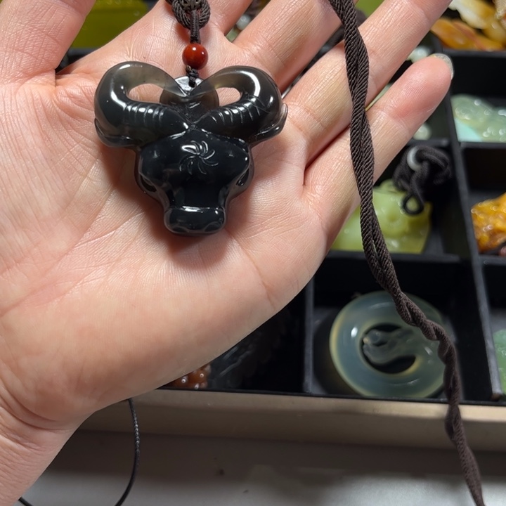 蛇纹石玉吊坠未镶嵌