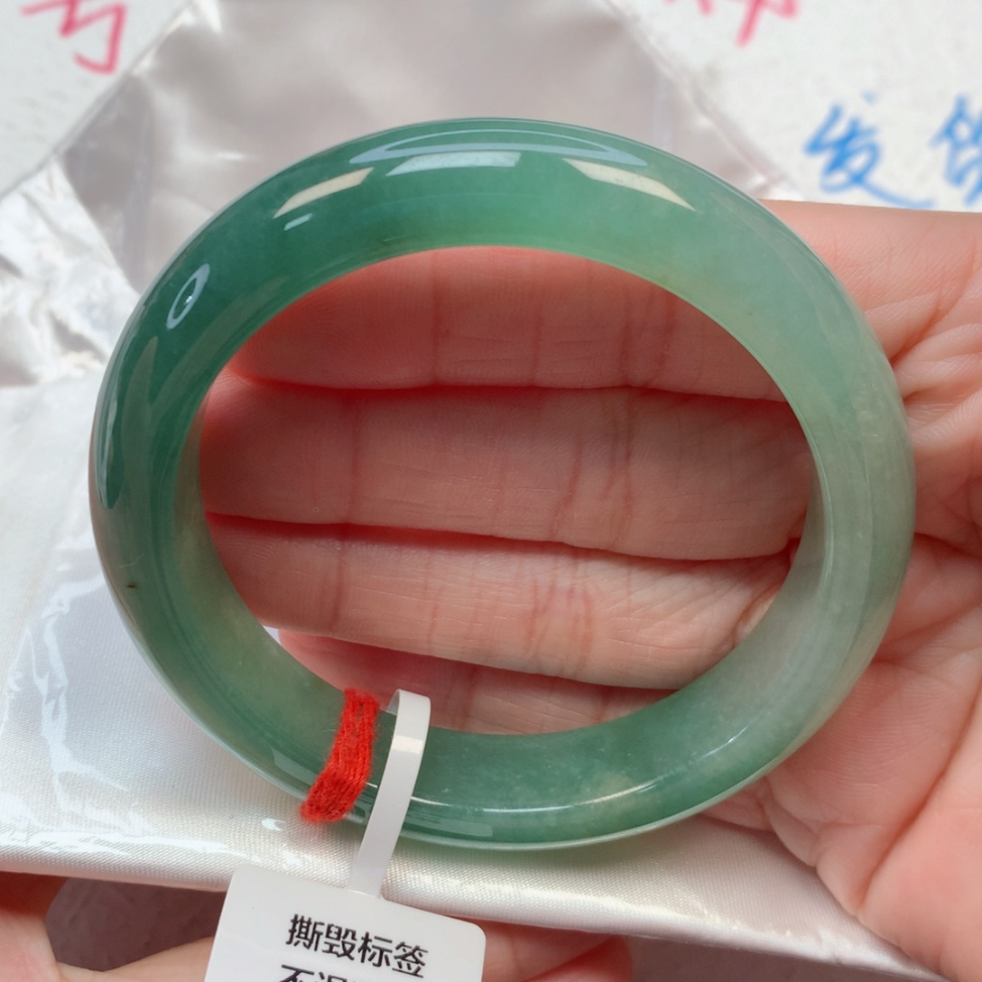 翡翠手镯未镶嵌56.4圈 半山水
