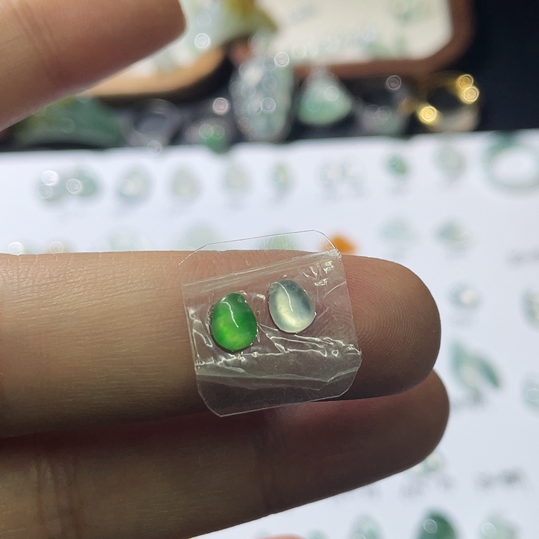 翡翠挂件未镶嵌翡翠蛋面