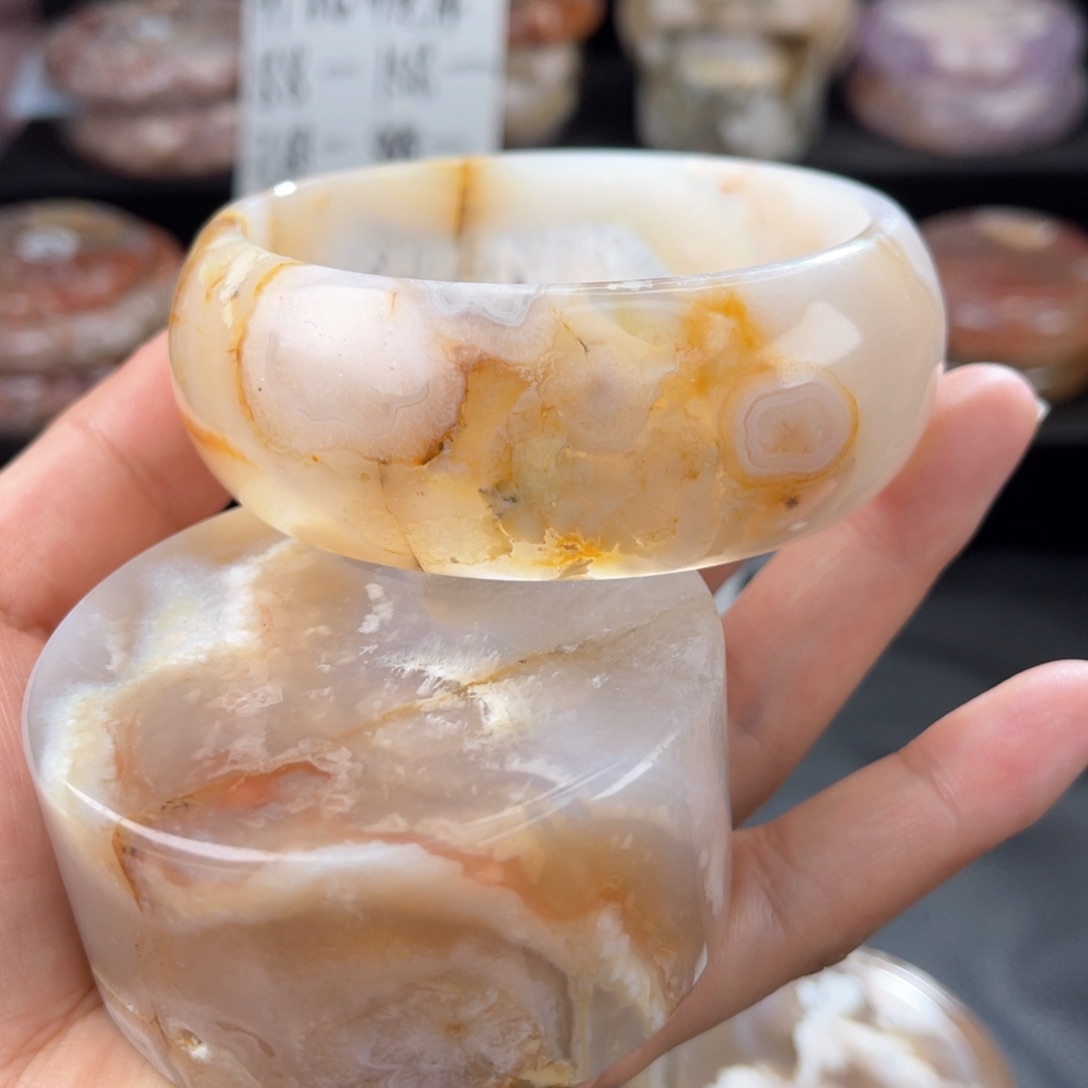 石英质玉手镯未镶嵌64