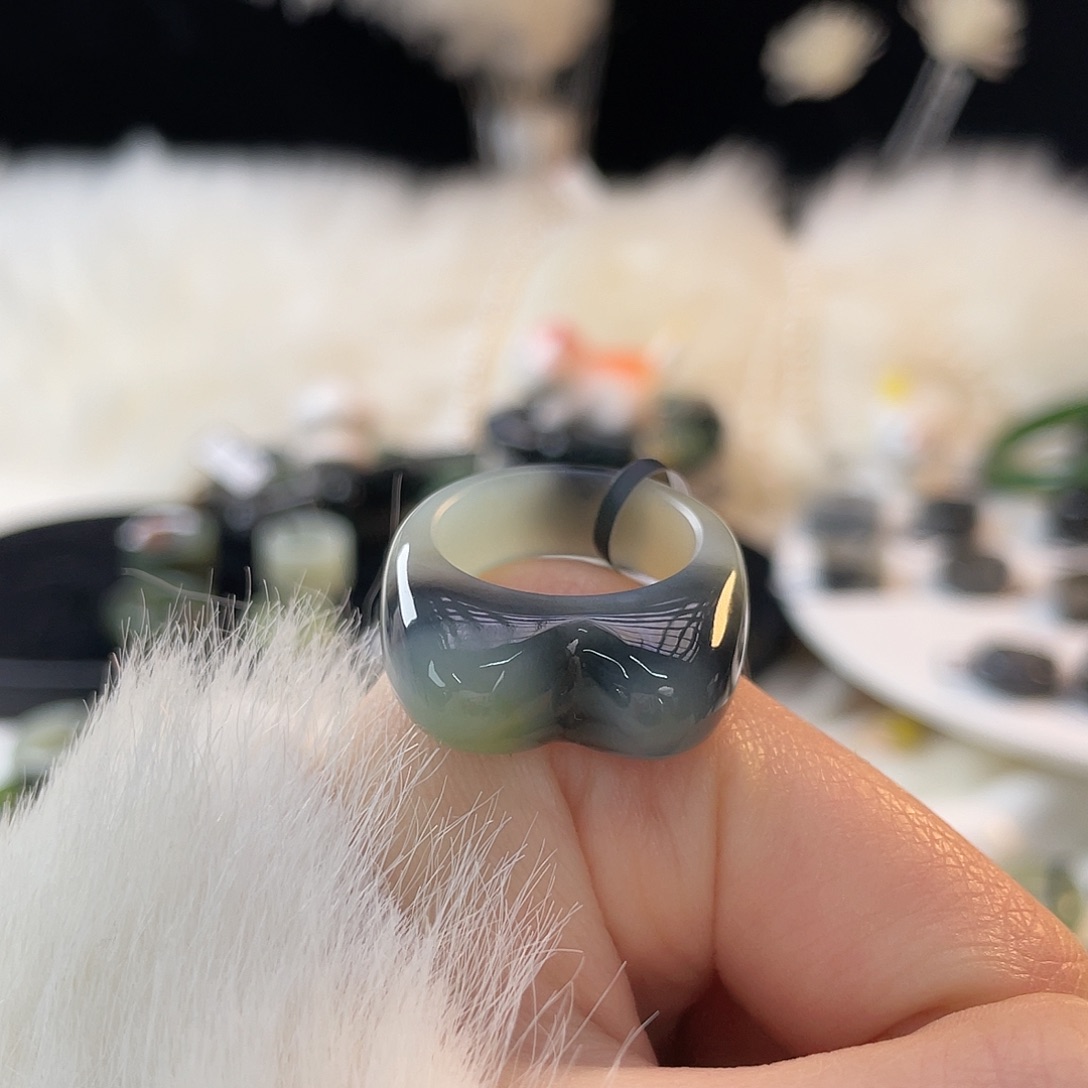 和田玉未镶嵌戒指k44黑青花带翠猫耳18.3mm