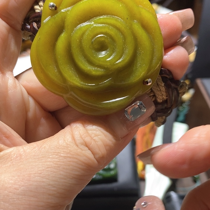 岫玉未镶嵌毛衣链