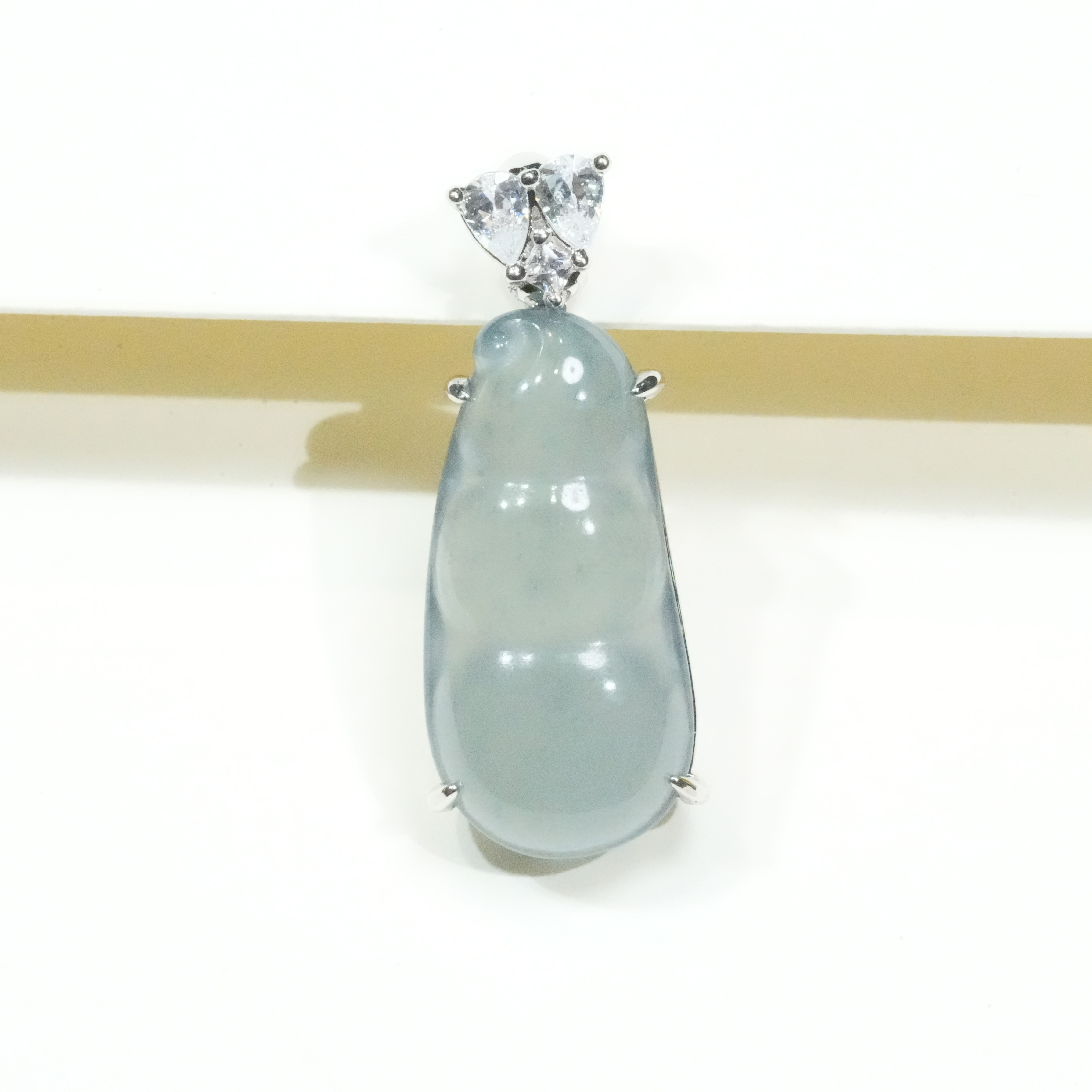 天然A货翡翠福豆吊坠简约简单镶时尚多样性发1