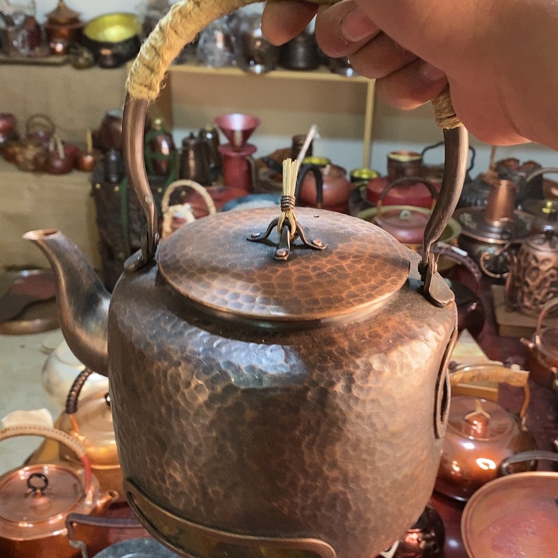 炭火一体壶手工锻打工艺