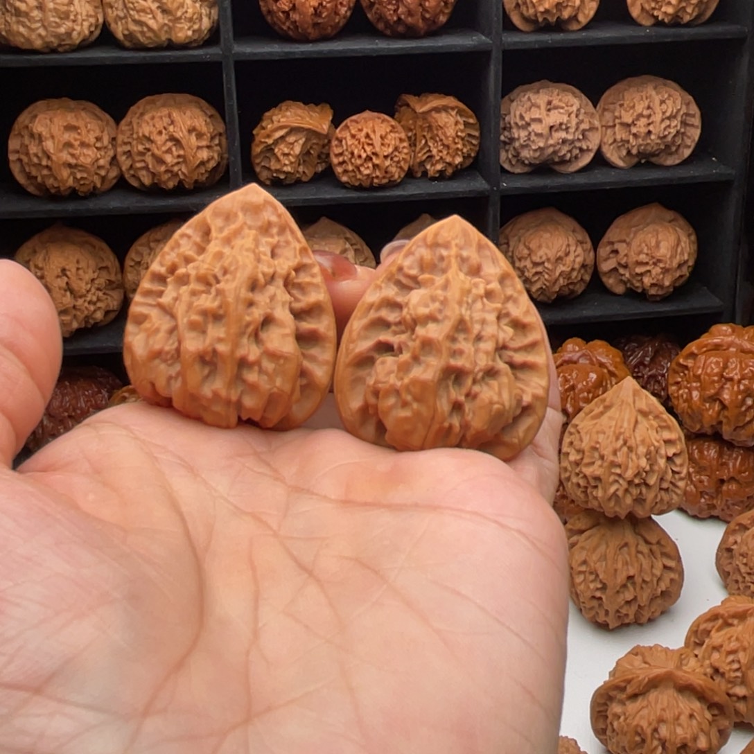 把件桃核官帽佛肚