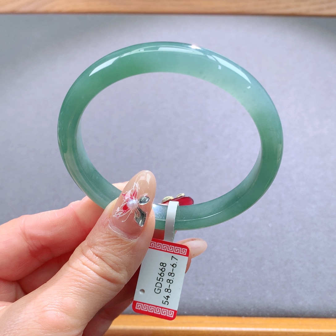 翡翠手镯未镶嵌天然翡翠手镯叮当镯